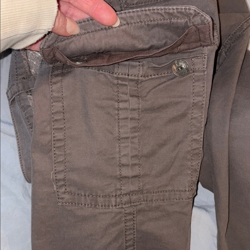 Miss Me Capri Y2K Lowrise cargo with lace, rhinestones and Pickets. EUC size 26 - Picture 8 of 14